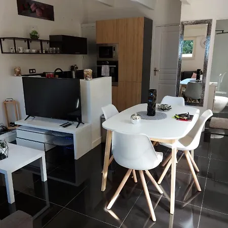 Feriehus Cavaliere Maisonette 4 Personnes Vue Mer Avec Petit Jardin Le Lavandou